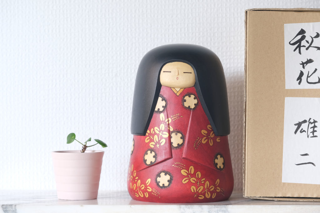 Exclusive Vintage Sosaku Kokeshi by Watanabe Yuji 渡辺雄二 (1951-) | Title: 秋花 - Autumn Flowers | With Original Box | 19 cm