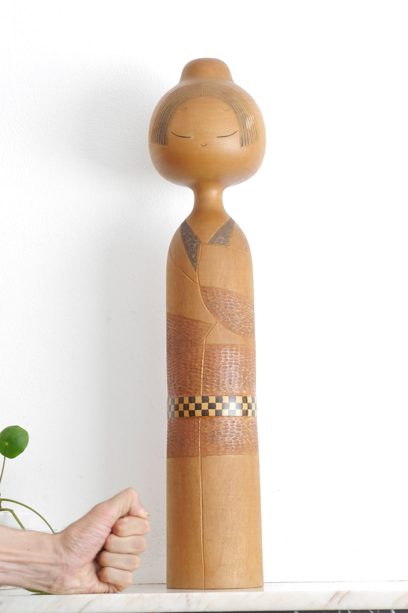 約60cm 関口 三作 創作 こけし sansaku kokeshi doll 約60cm 関口 三作 創作 こけし sansaku kokeshi doll - メルカリ