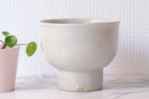 Japanese Ceramic Tea Bowl by Samukawa Yoshitaka 寒川 義崇 造 (1951-) | Kosobe 古曽部  |  9,5 cm