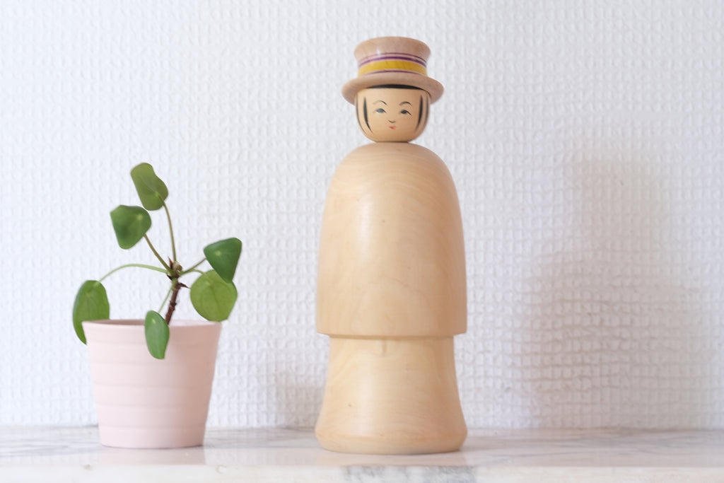 Rare Vintage Nanbu Kokeshi by Sasaki Kakuhei 佐々木覚平 (1933 - 2007) | Hat | 19,5 cm