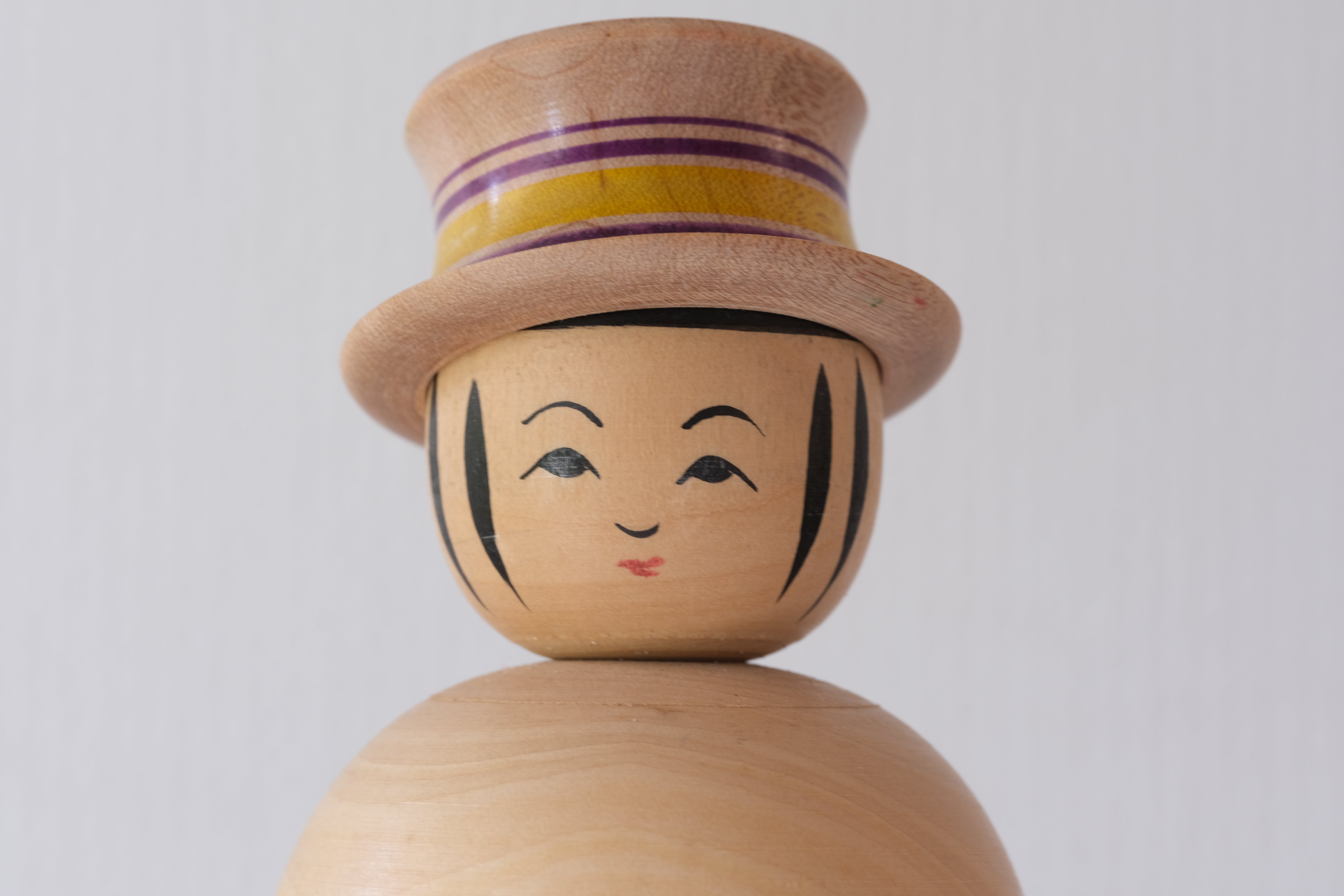 Rare Vintage Nanbu Kokeshi by Sasaki Kakuhei 佐々木覚平 (1933 - 2007) | Hat | 19,5 cm