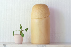 Exclusive Vintage Sosaku Kokeshi by Watanabe Yuji 渡辺雄二 (1951-) | Title: White Camellia  白い椿 | 26,5 cm