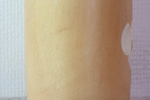 Exclusive Vintage Sosaku Kokeshi by Watanabe Yuji 渡辺雄二 (1951-) | Title: White Camellia  白い椿 | 26,5 cm