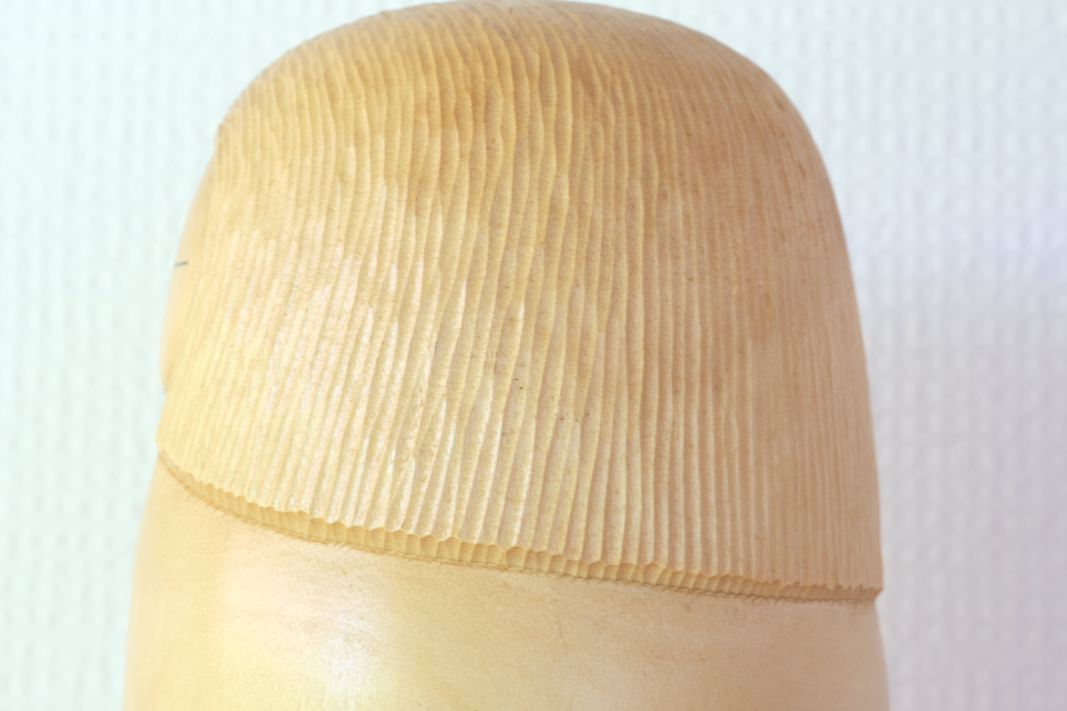 Exclusive Vintage Sosaku Kokeshi by Watanabe Yuji 渡辺雄二 (1951-) | Title: White Camellia  白い椿 | 26,5 cm