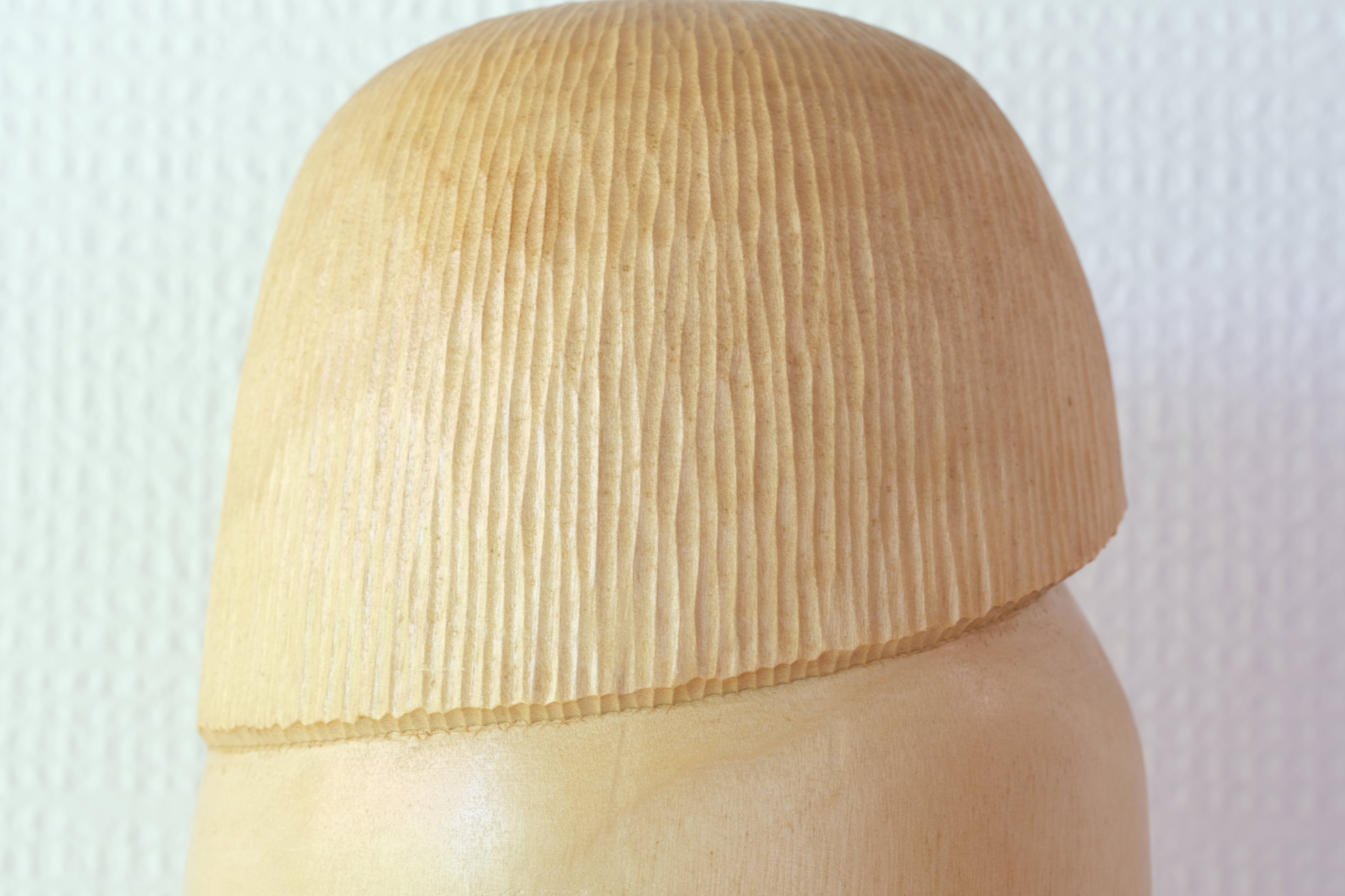 Exclusive Vintage Sosaku Kokeshi by Watanabe Yuji 渡辺雄二 (1951-) | Title: White Camellia  白い椿 | 26,5 cm