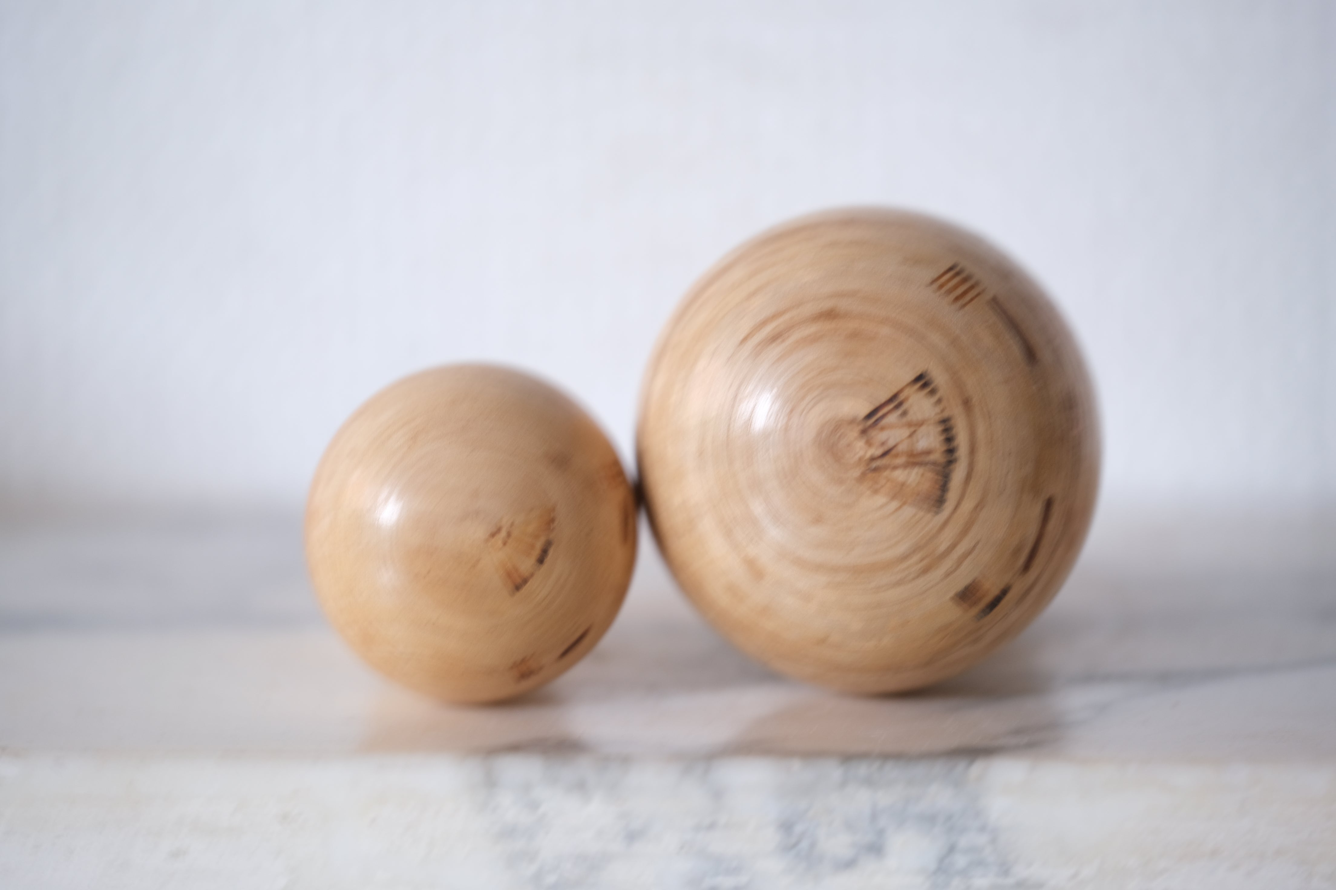 Two Cute Vintage Creative Kokeshi by Kenichi Murakami 村上けんー (1929 - ) | 7 cm and 9,5 cm