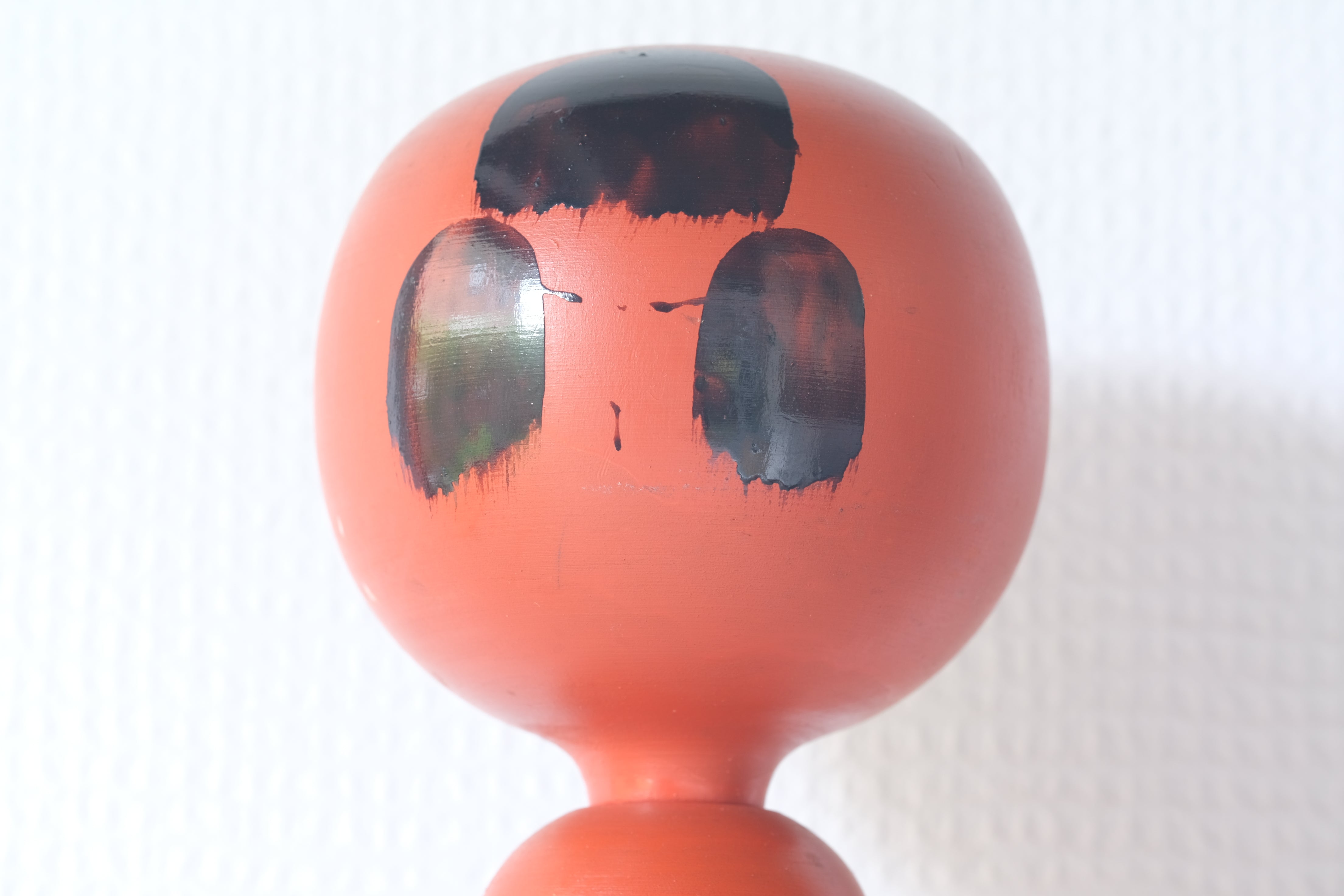 Rare Vintage Sosaku Kokeshi by Hideo Ishihara (1925-1999) | Titled: Aka Warabe - Red Kid | Dated: 1972 | 29,5 cm