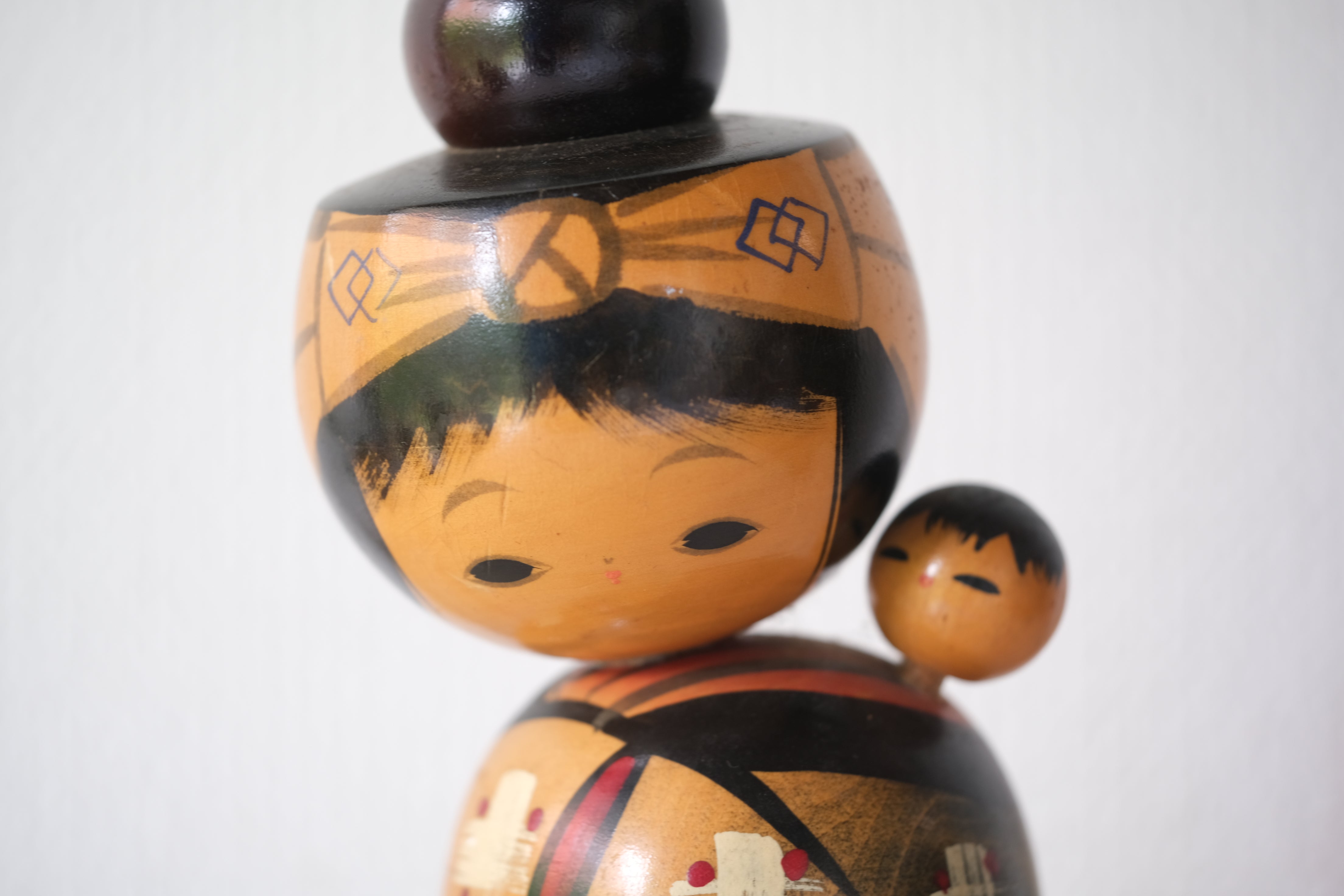 Vintage Creative Kokeshi by Miyashita Hajime (1940-retired) | Oshin - Babysitter | 19,5 cm
