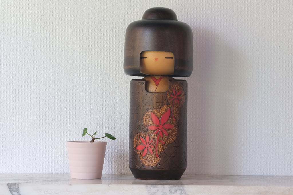 Large Gumma Kokeshi with Flowers | 27,5 cm