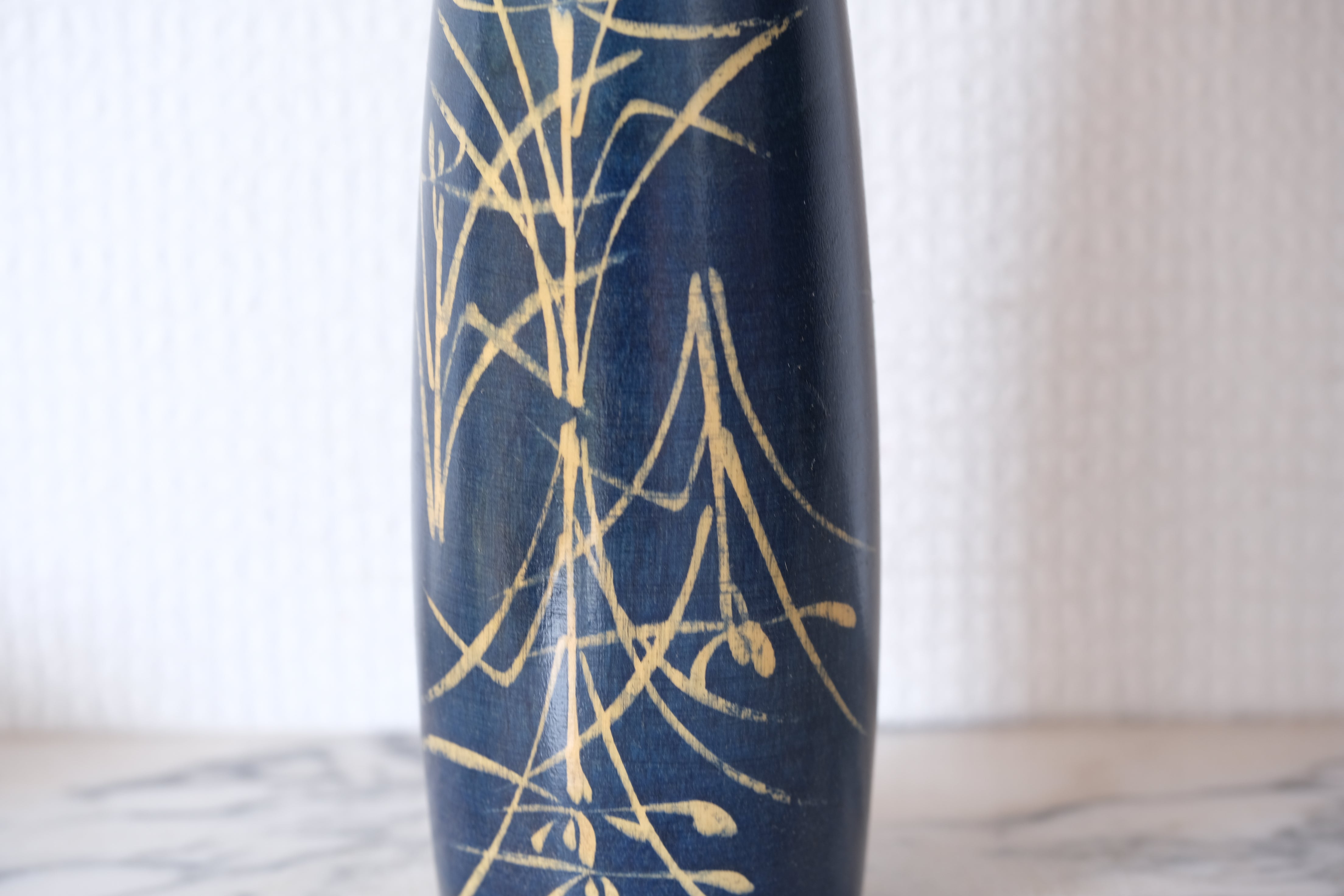 Large Vintage Sosaku Kokeshi By Sato Suigai (1920- ) | Titled: 'Semishigure - Chorus of the Cicadas' | With Original Box | 44,5 cm