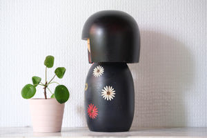 Vintage Gumma Kokeshi by Yamagishi Masayoshi 山岸梅好 | 21,5 cm
