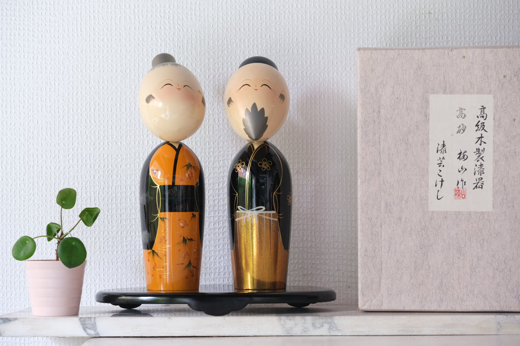 Lacquered Vintage Pair of Kokeshi | Takasago | With Original Box | 24 cm and 25 cm