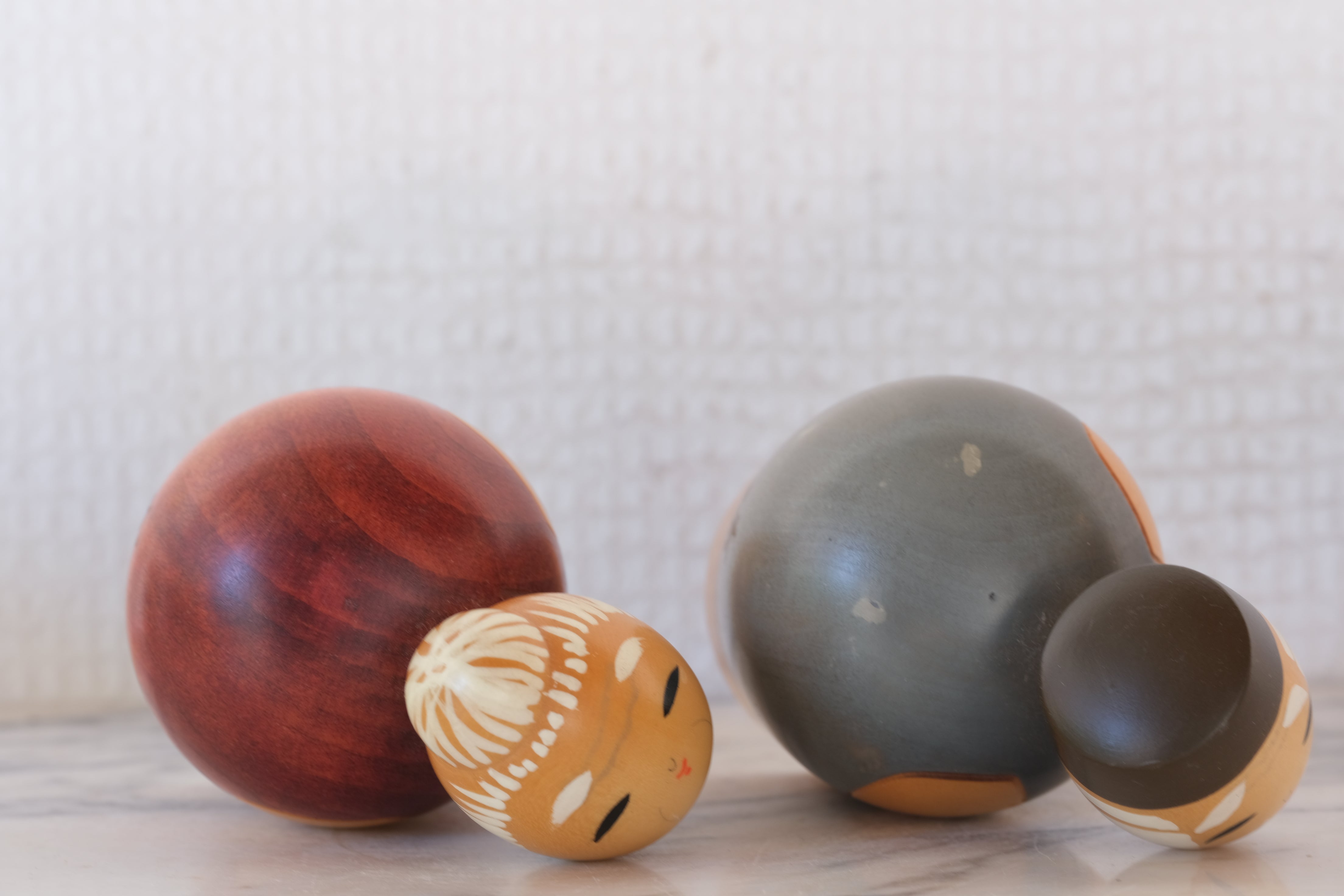 Vintage Pair of Creative Kokeshi by Usaburo | Titled: 円満長寿 - Enman chōju - Harmony and Longevity |  'Takasago' | 10,5 cm