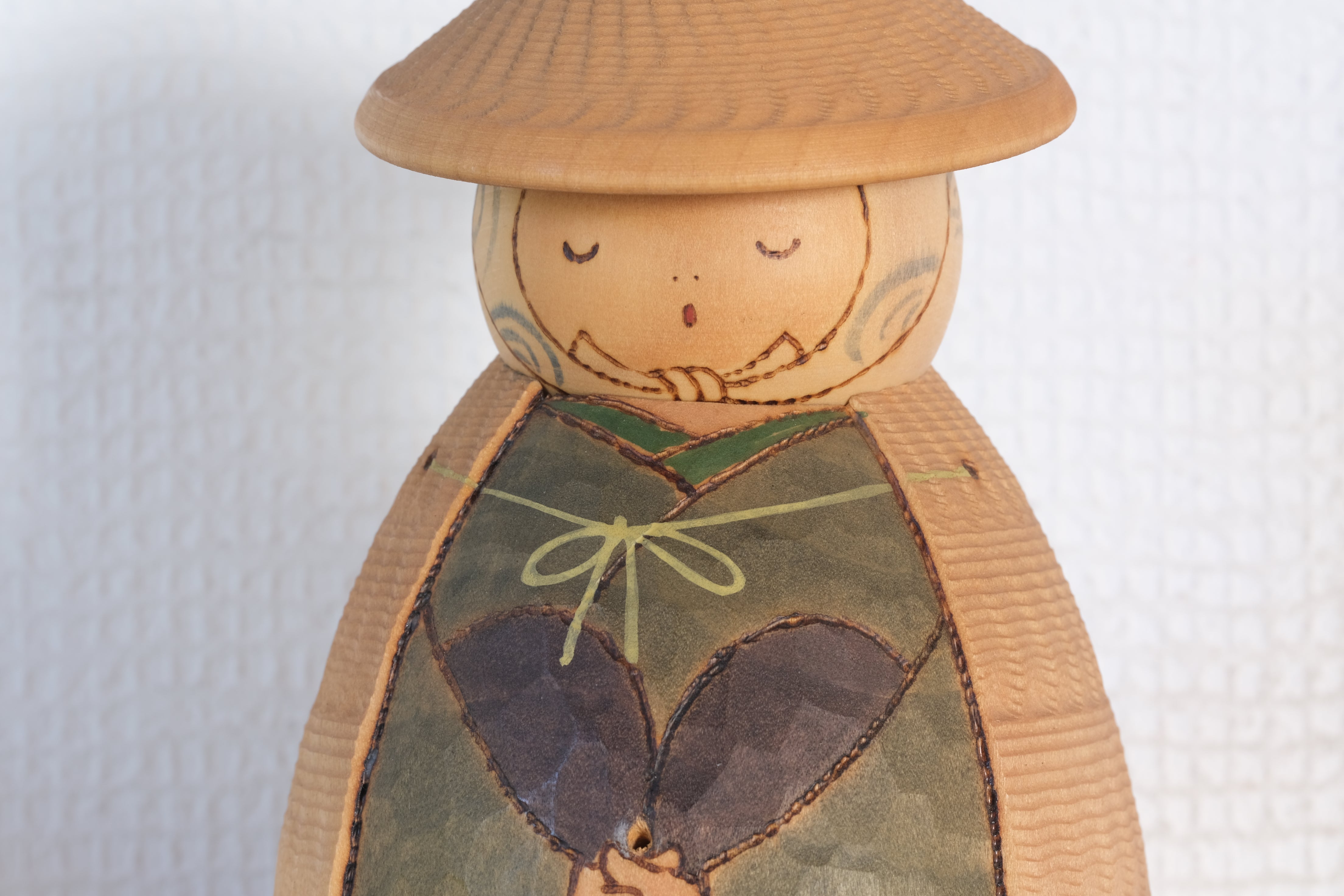 Exclusive Vintage Sosaku Kokeshi by Sansaku Sekiguchi 関口 三作 (1925-2018) | Titled: 太公望 - Taikobo - Angler | 16,5 cm