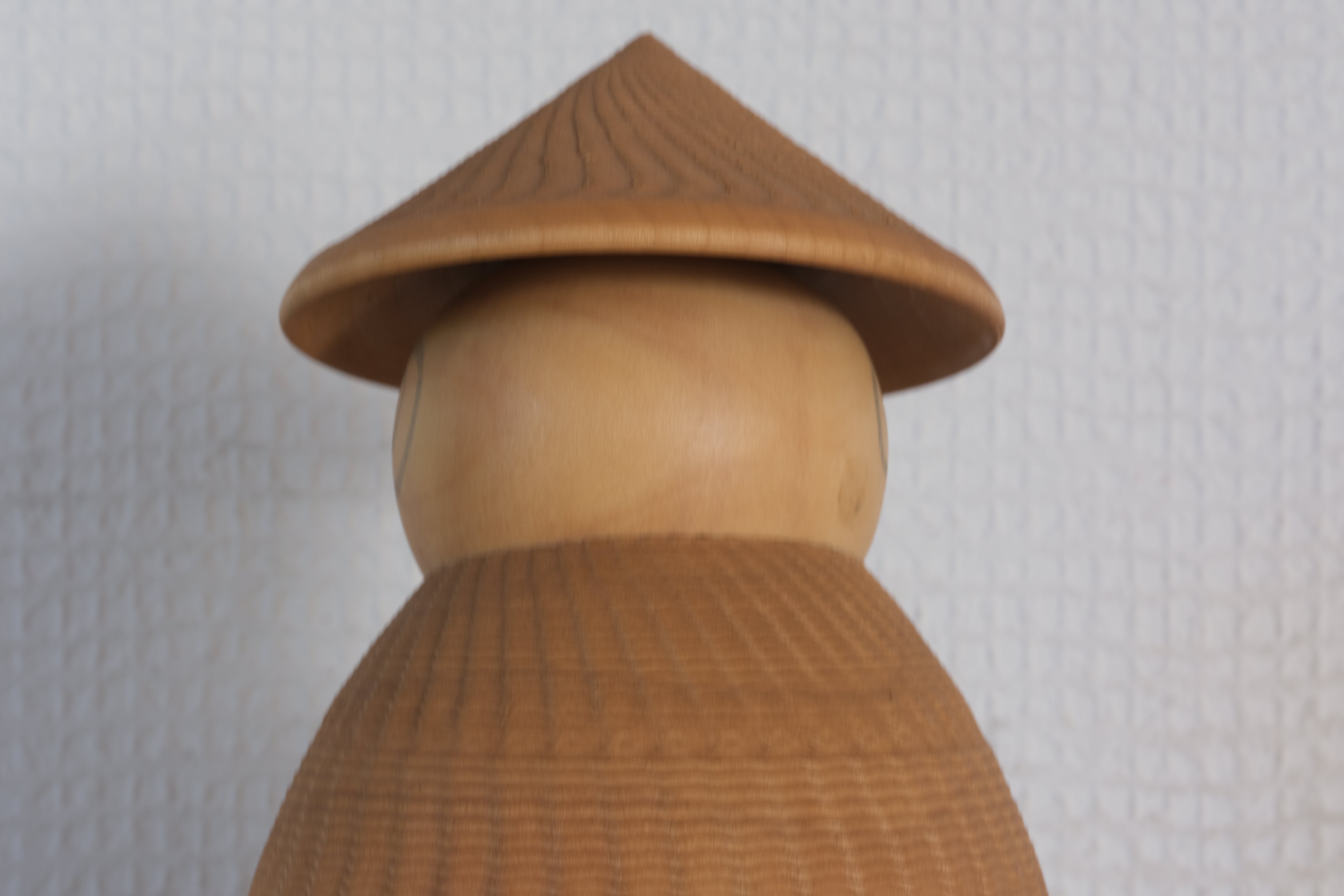 Exclusive Vintage Sosaku Kokeshi by Sansaku Sekiguchi 関口 三作 (1925-2018) | Titled: 太公望 - Taikobo - Angler | 16,5 cm