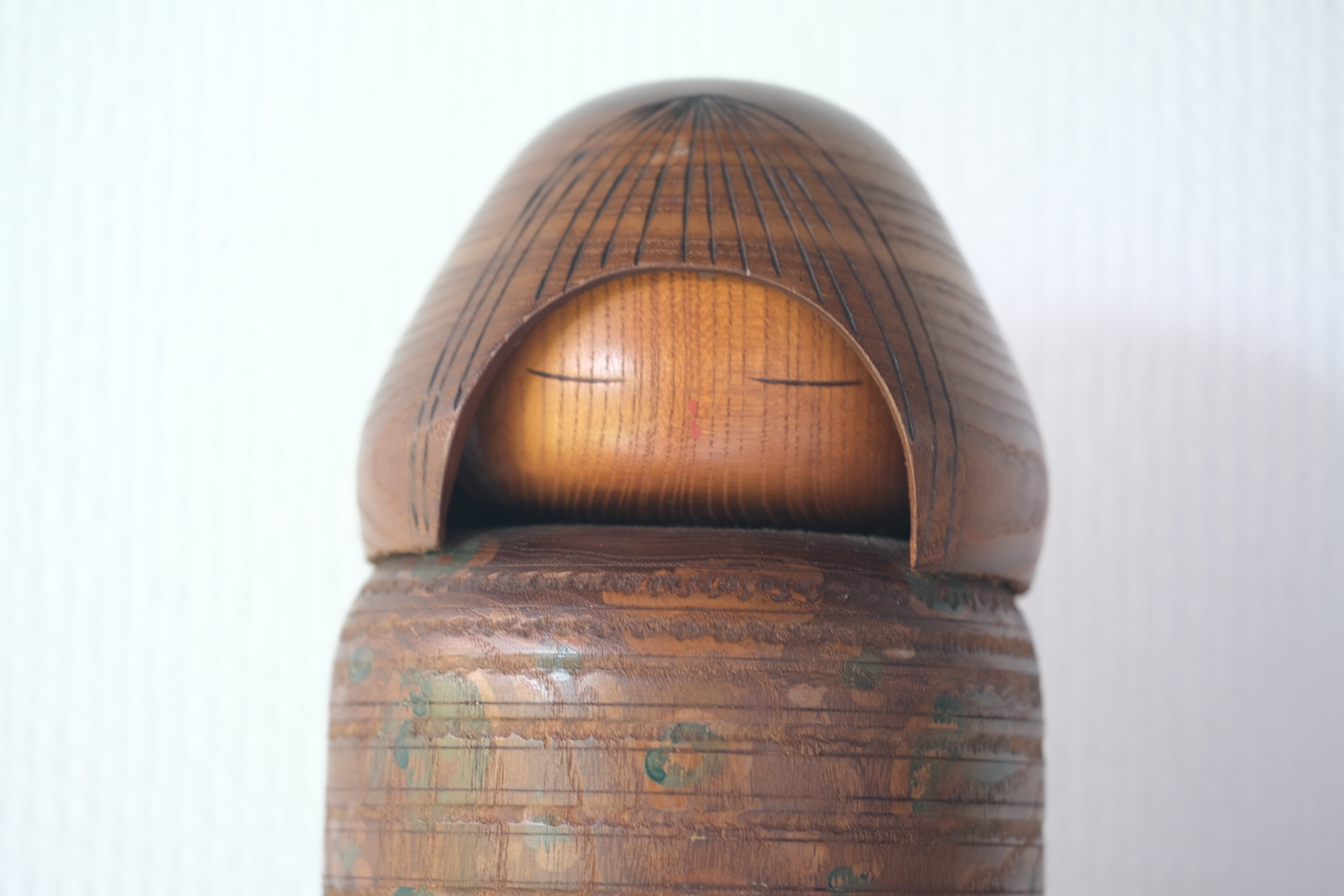 Large Vintage Creative Kokeshi By Miyajima Muhitsu 宮島 無筆 (1929-) | Titled: 'Kitaguni - Wintry Weather' | 41,5 cm