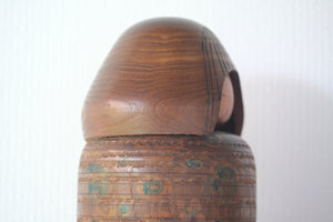 Large Vintage Creative Kokeshi By Miyajima Muhitsu 宮島 無筆 (1929-) | Titled: 'Kitaguni - Wintry Weather' | 41,5 cm