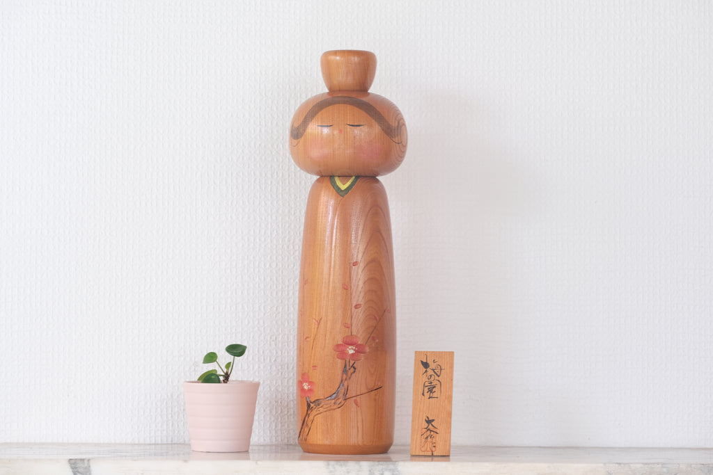 Vintage Sosaku Kokeshi With Plum Tree Flower Motif By Takeda Daisuke | 34,5 cm