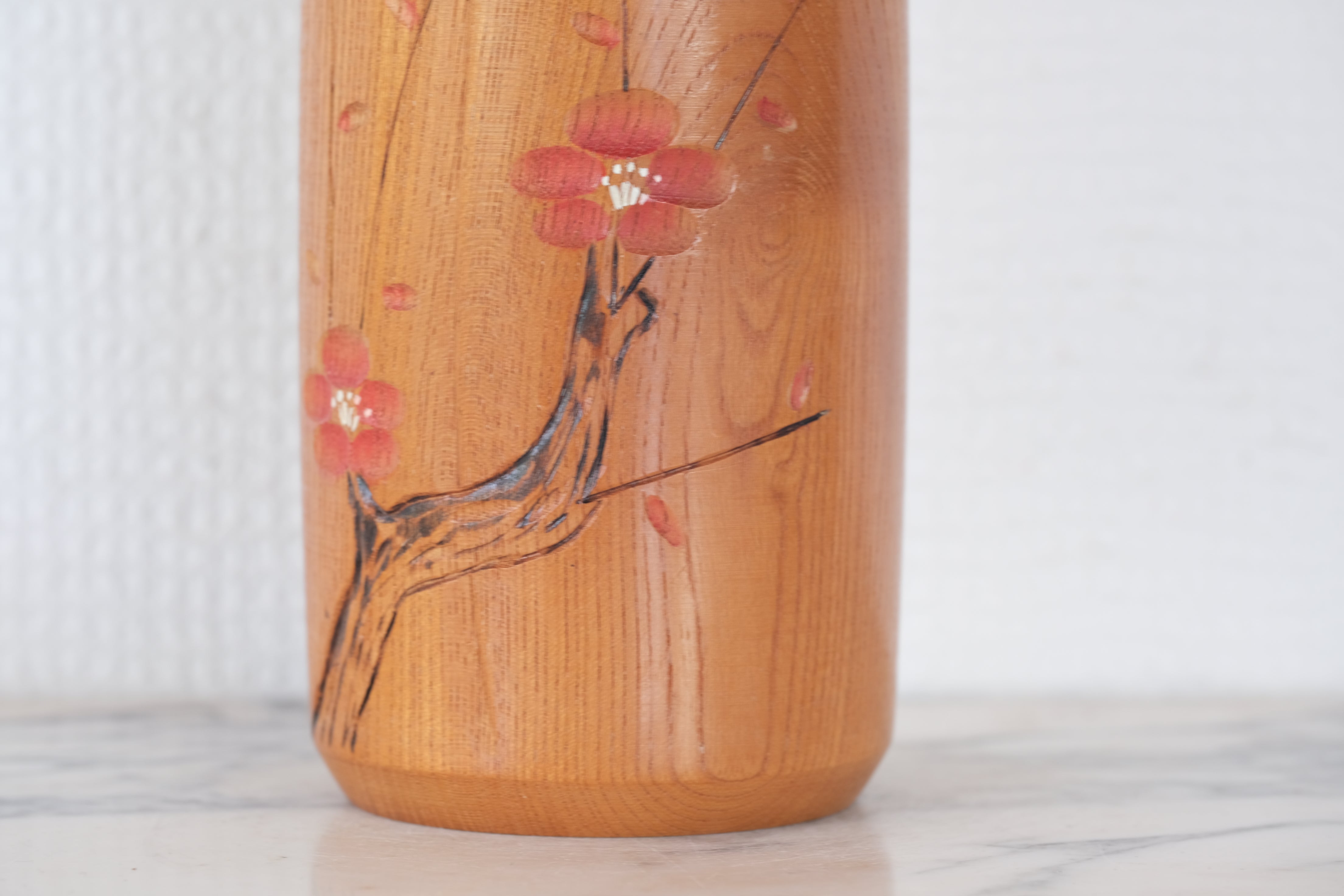 Vintage Sosaku Kokeshi With Plum Tree Flower Motif By Takeda Daisuke | 34,5 cm