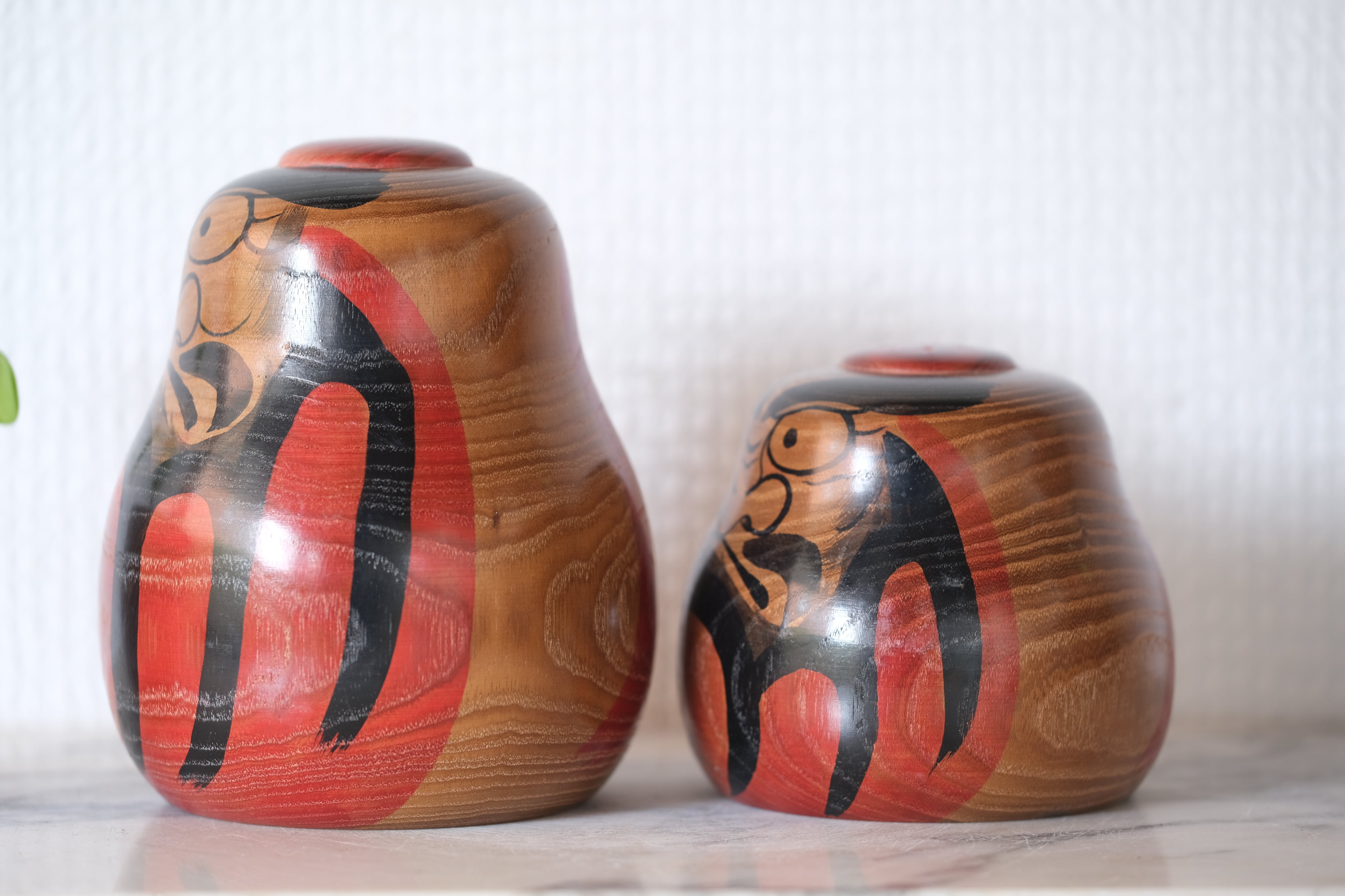 A pair of Vintage Daruma | 7,5 cm and 11 cm