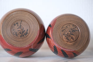 A pair of Vintage Daruma | 7,5 cm and 11 cm