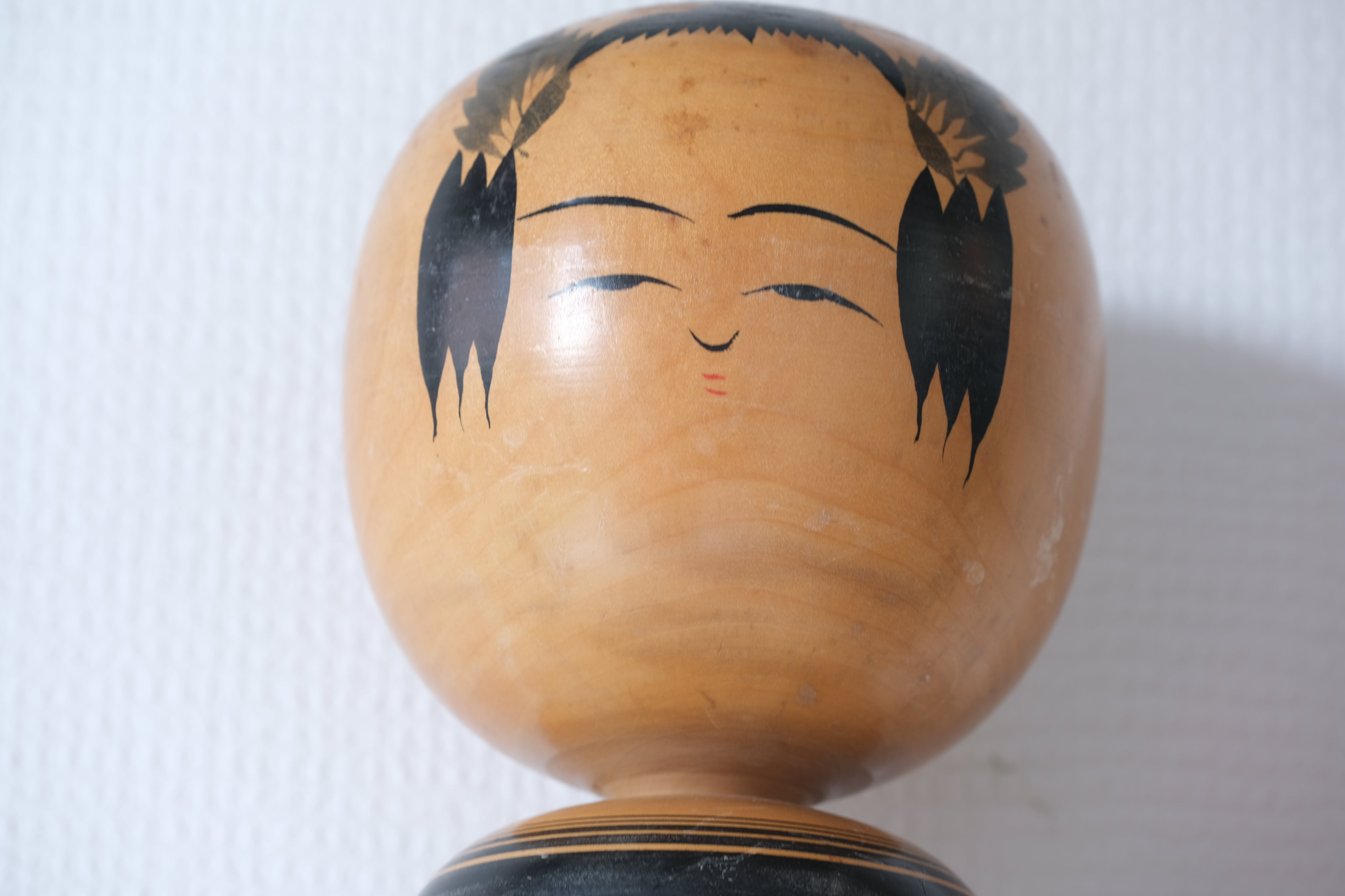 Narugo Kokeshi by Matsuda Mitsuo 松田三夫 | Monochrome | 44,5 cm