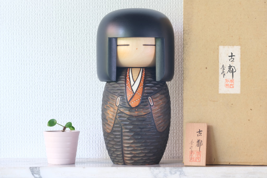 Large Vintage Gumma Kokeshi by Kisaku | With Original Box | 27,5 cm