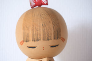 Cute Vintage Sosaku Kokeshi by Aoki Ryoka(1931-) | Titled: 'Daisy Princess' | 25,5 cm