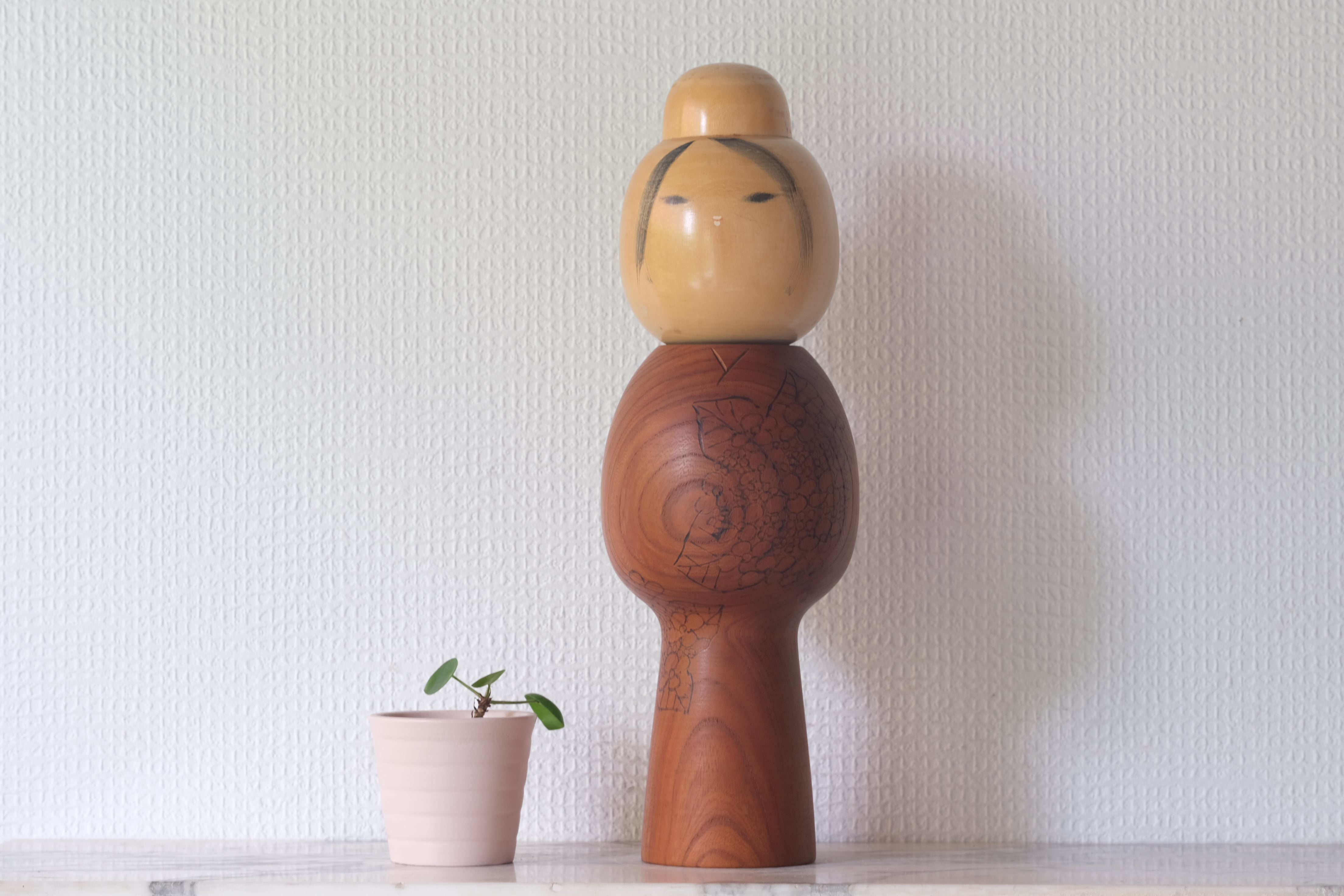 Rare Vintage Creative Kokeshi by Miyajima Muhitsu 宮島 無筆 (1929-) | Title: あじさい - Hydrangea | 31,5 cm