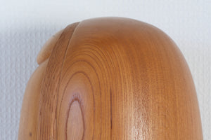 Exclusive Vintage Sosaku Kokeshi by Fumio Tomidokoro 富所ふみを (1948-) | Titled: 静寂 - Shijima - Silence | 28,5 cm
