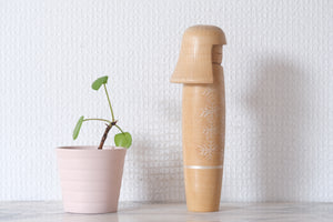 Vintage Creative Kokeshi by Katase Kahei  片瀬快平 (1922-2015) | Titled: 'Oboroya - Clouded Moon' | 17,5 cm