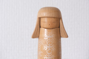Vintage Creative Kokeshi by Katase Kahei  片瀬快平 (1922-2015) | Titled: 'Oboroya - Clouded Moon' | 17,5 cm