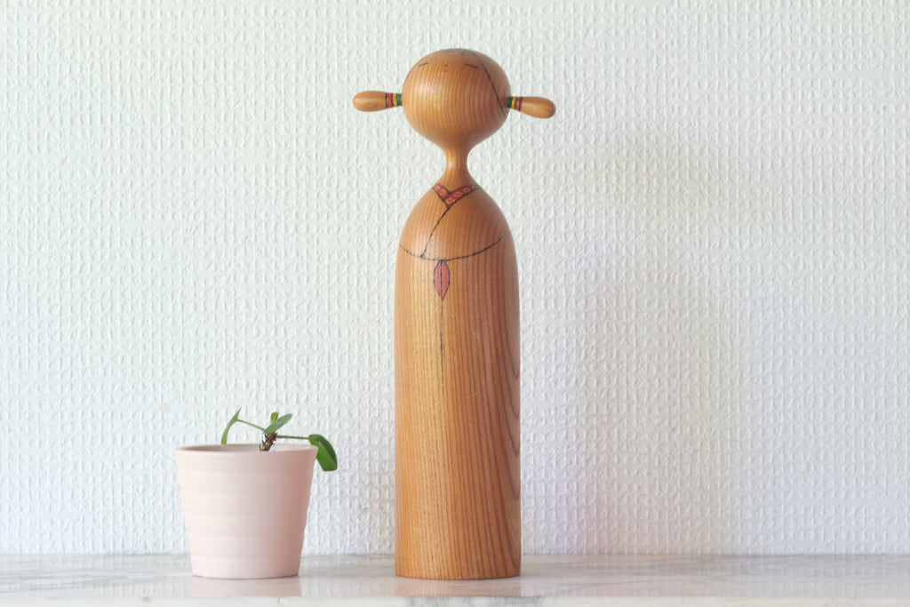 Vintage Sosaku Kokeshi with Pigtails by Kato Tatsuo (1940-) | 24,5 cm