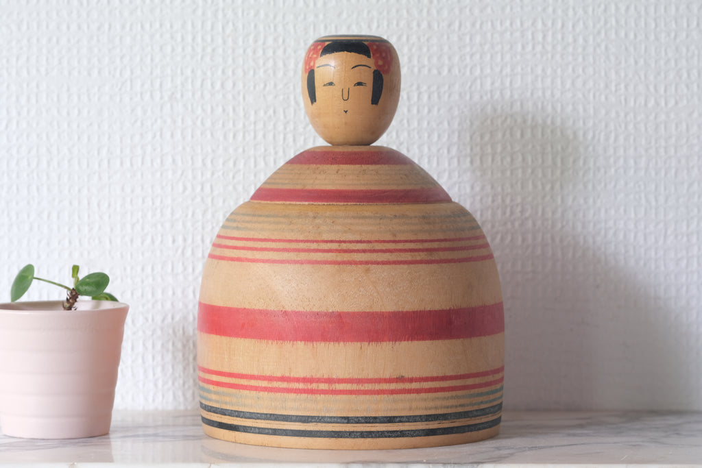 Large Vintage Ejiko Kokeshi from the Tsuchiyu Strain | 18 cm