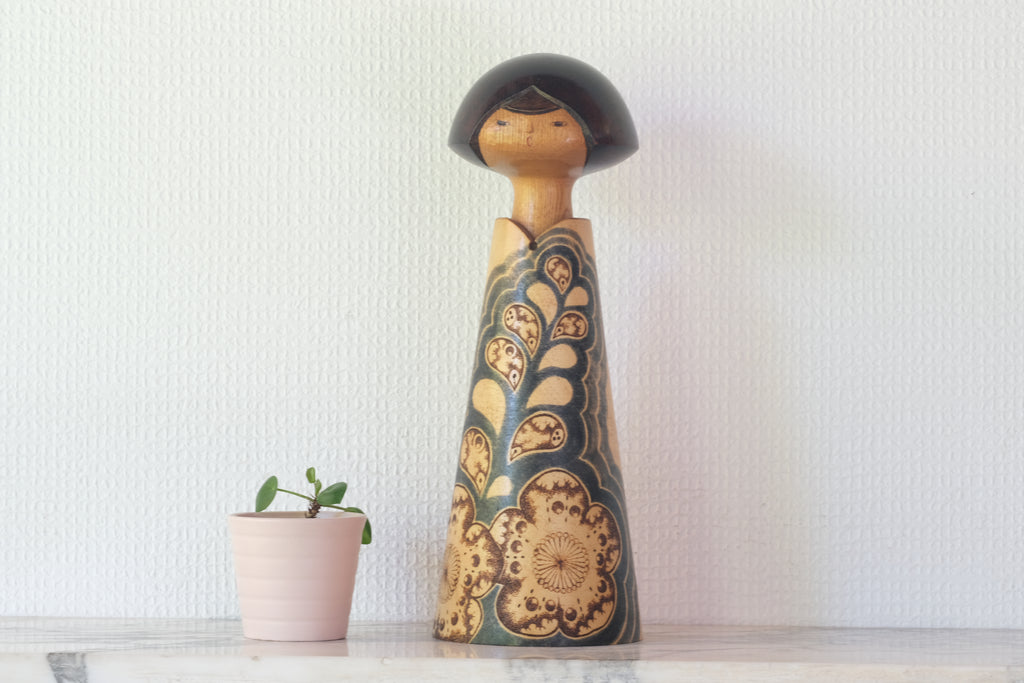 Exclusive Vintage Sosaku Kokeshi by Watanabe Yuji 渡辺雄二 (1951-) | Titled: 花乙女 - Flower Girl | 28 cm