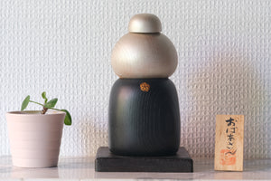 Rare Vintage Kokeshi by Sansaku Sekiguchi 関口 三作 (1925-2018) | Titled: おばあさん - Grandma | 17 cm