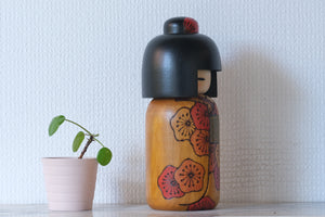 Vintage Gumma Kokeshi by Fumio Tomidokoro 富所ふみを (1948-) | 21,5 cm