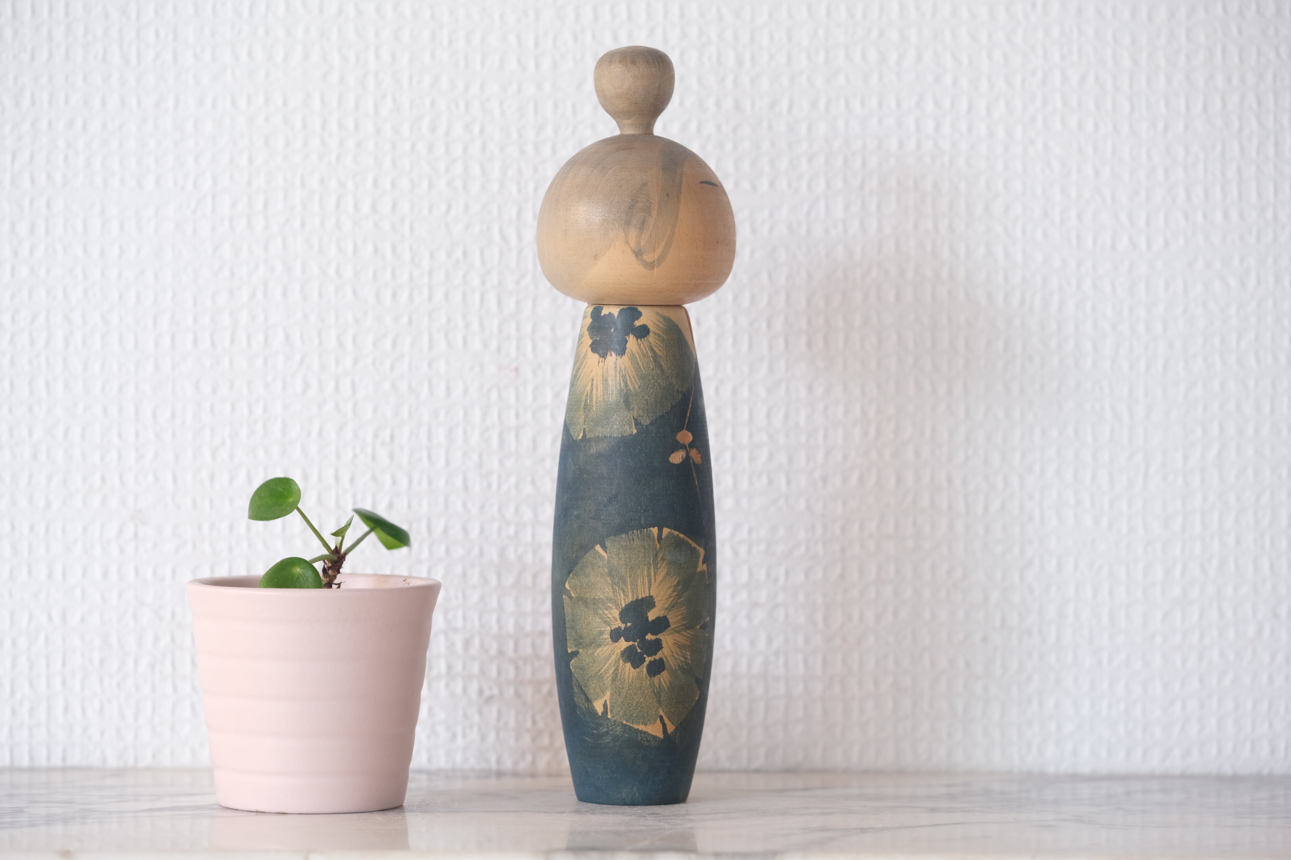 Exclusive Vintage Creative Kokeshi By Issetsu Kuribayashi 栗林 一雪 (1924-2011) | Titled: 'Kiku - Chrysanthemum' | Dated: 1976 | 20,5 cm