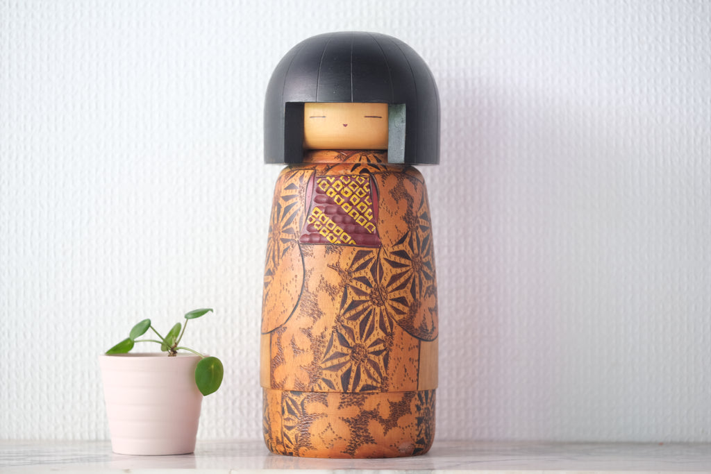 Exclusive Vintage Creative Kokeshi By Yoshio Ohtani 大谷良夫 (1936-) | Titled: 'Satomusume' | 25,5 cm