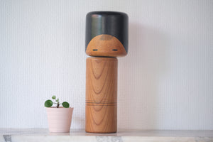 Exclusive Vintage Sosaku Kokeshi by Hideo Ishihara (1925-1999) | Titled: 早春 'Early Spring' | 29,5 cm