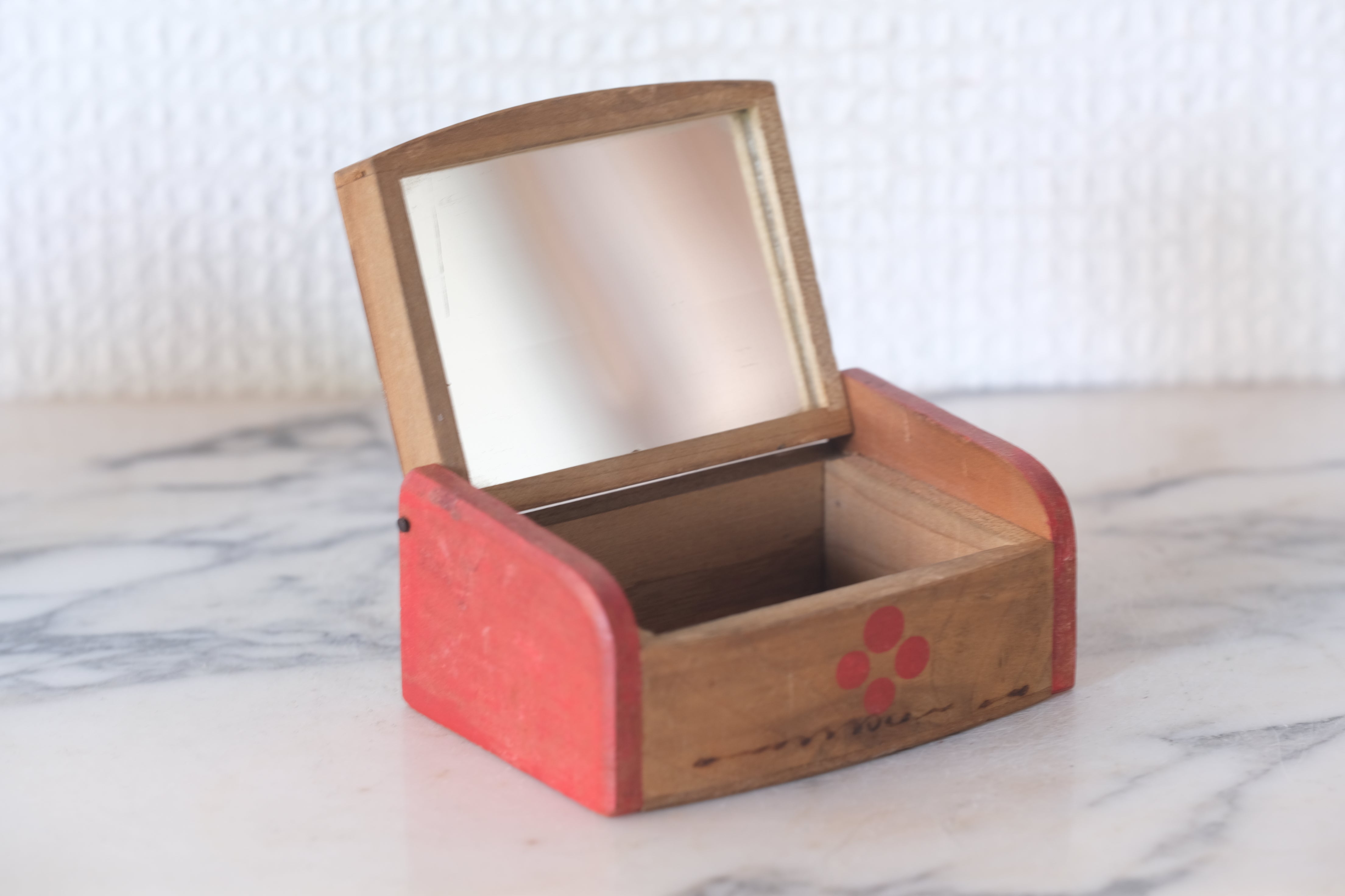 Small Vintage Jewelry Box with Mirror | 7,5 cm x 5,5 cm x 3,5 cm