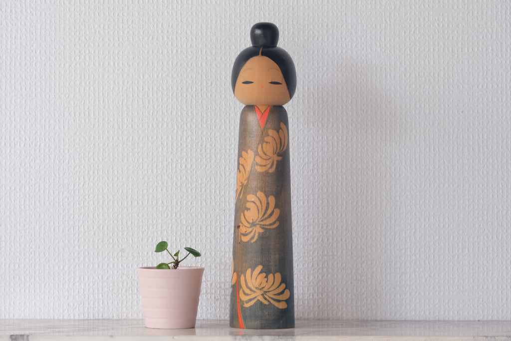 Vintage Sosaku Kokeshi by Aoki Ryoka 青木蓼華 (1931-) | 30,5 cm