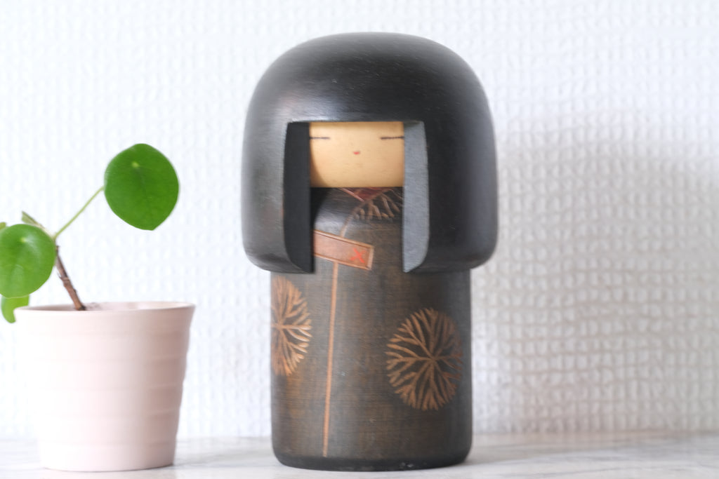 Vintage Gumma Kokeshi by Sansaku Sekiguchi (1925-2018) | Titled: 'Shojo - Little Girl' | 15,5 cm
