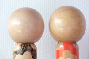 A Pair of Vintage Sosaku Kokeshi by Kiyohara Takao (1916-TBD) | 28,5 cm and 29 cm