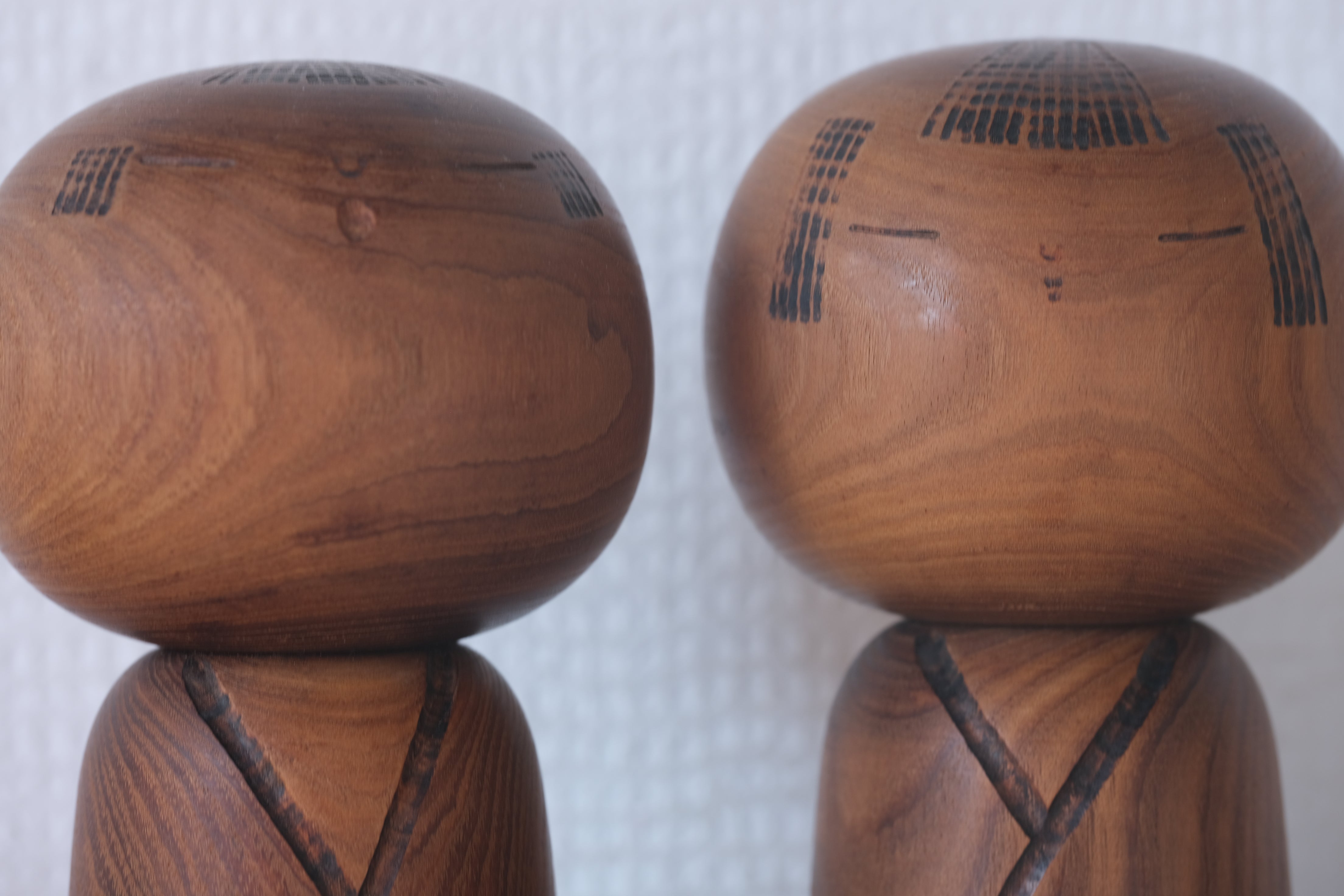 Couple of Vintage Creative Kokeshi By Kenichi Murakami 村上けんー (1929 - ) | 14,5 cm