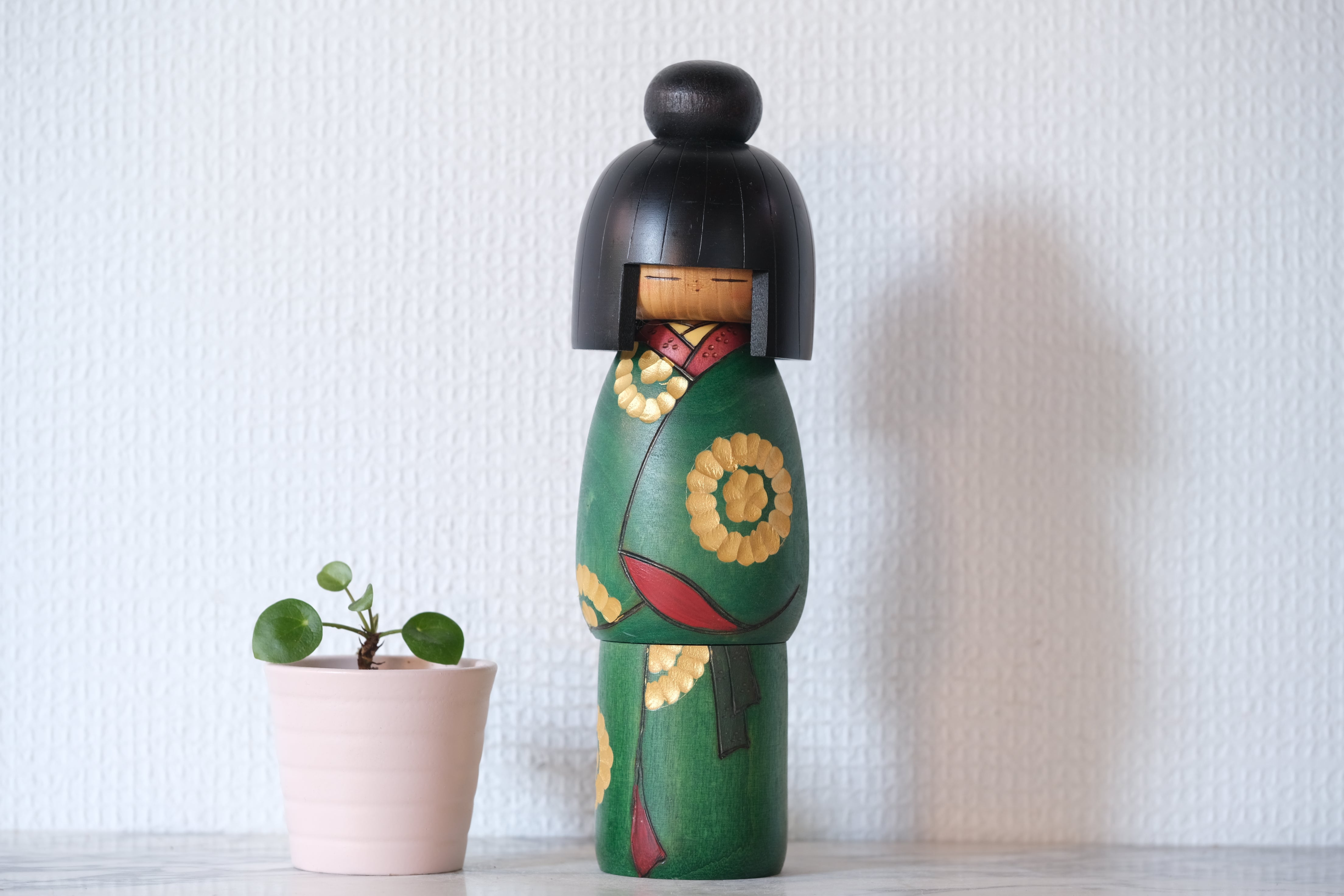 Vintage Gumma Kokeshi By Kazuo Takamizawa 高見沢一夫 (1927-) | Titled: 優雅 - Elegance | Dated: 1985 | 23 cm
