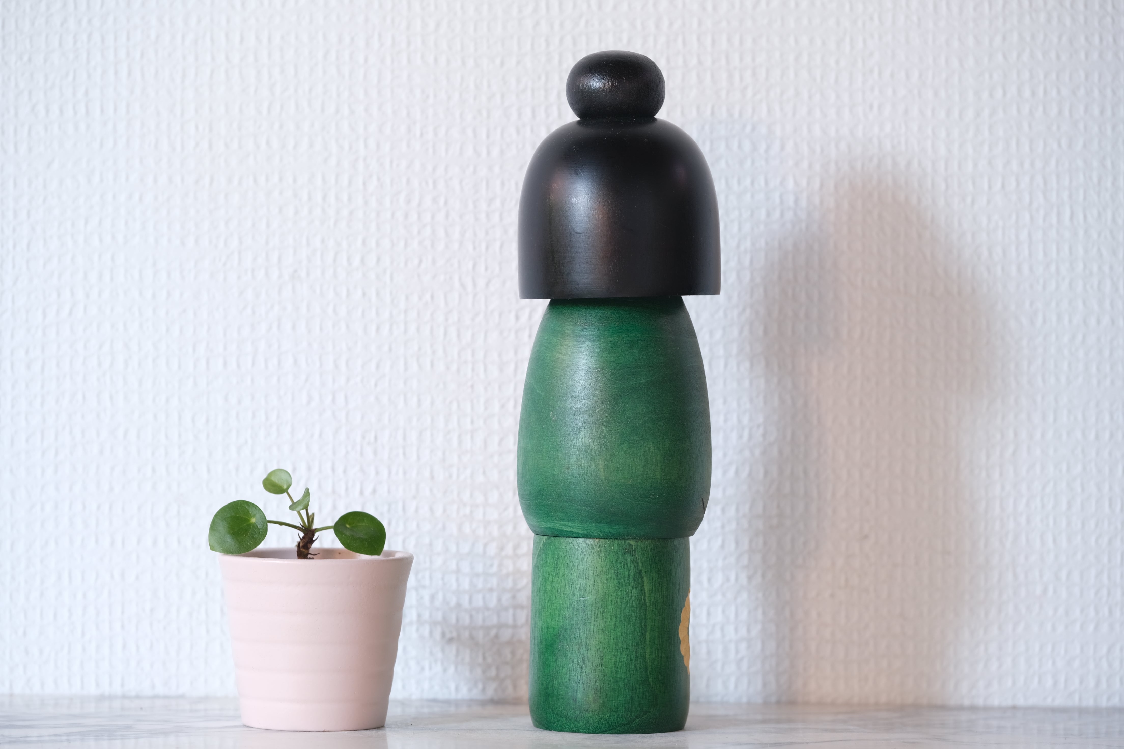 Vintage Gumma Kokeshi By Kazuo Takamizawa 高見沢一夫 (1927-) | Titled: 優雅 - Elegance | Dated: 1985 | 23 cm