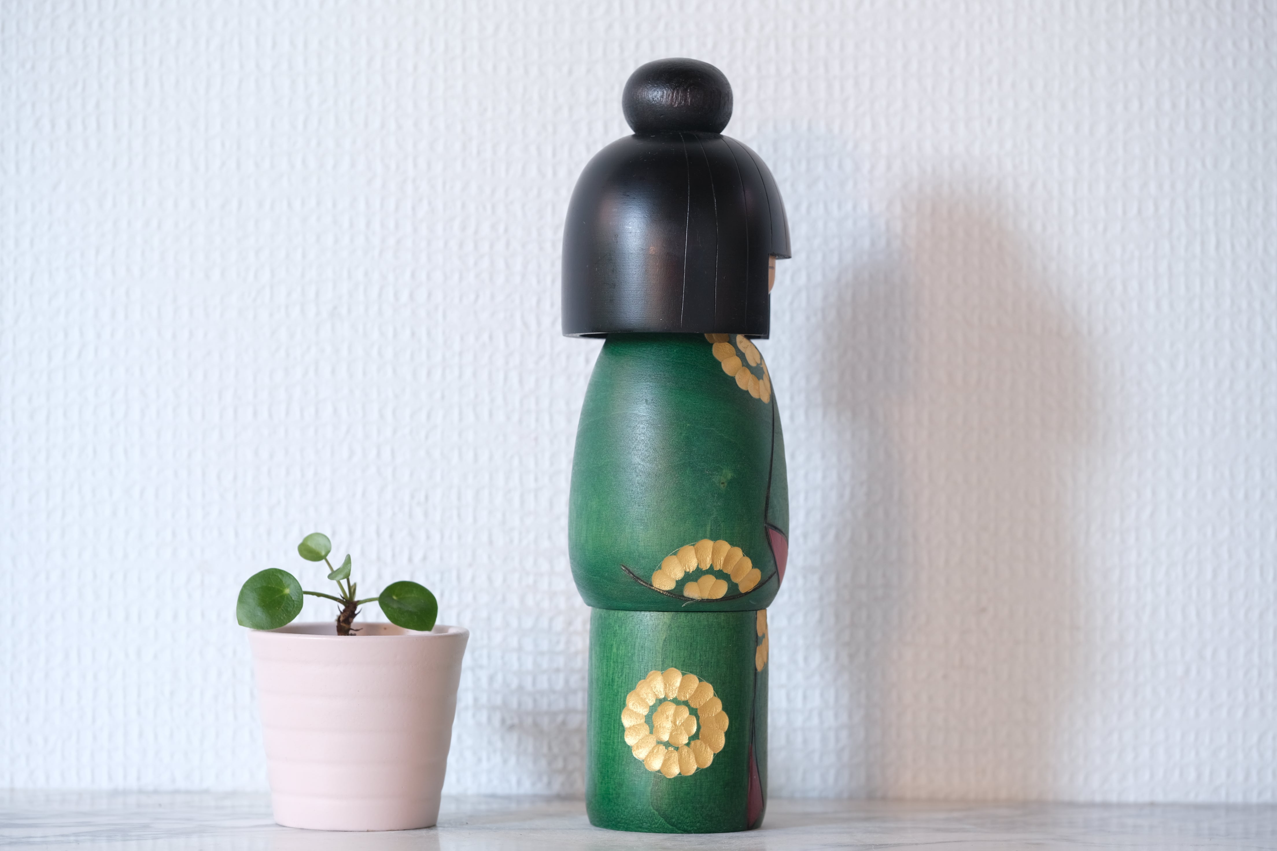 Vintage Gumma Kokeshi By Kazuo Takamizawa 高見沢一夫 (1927-) | Titled: 優雅 - Elegance | Dated: 1985 | 23 cm