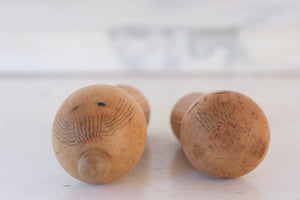 Pair of Vintage Creative Kokeshi by Issetsu Kuribayashi (1924-2011) | 6,5 cm and 8,5 cm