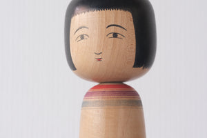 Vintage Tsugaro Kokeshi with Iris by Hasegawa Tatsuo 長谷川辰雄 (1905-1985) | 24,5 cm